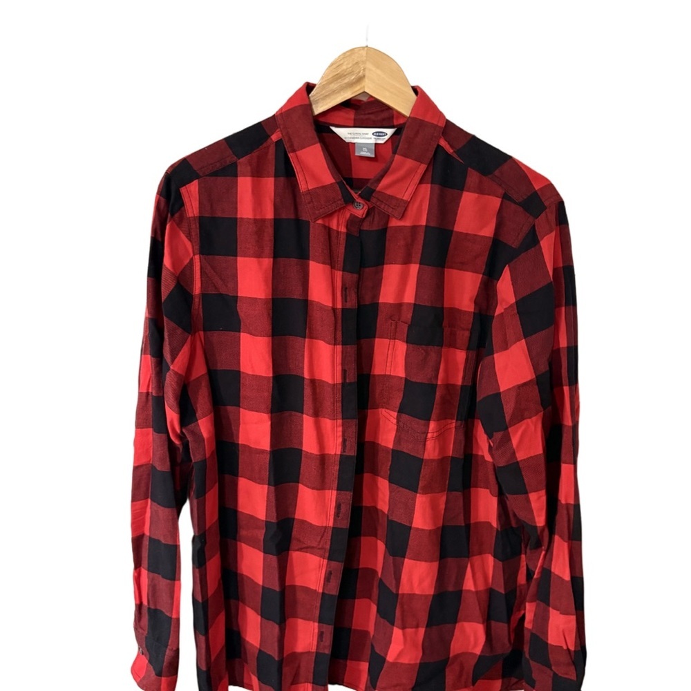 Old Navy Red and Black Plaid Men's Shirt